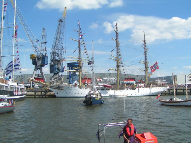sail_tb070.jpg