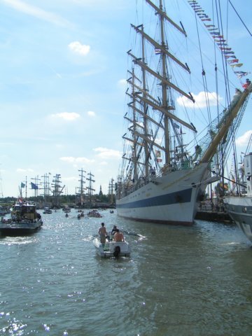 sail_tb082.jpg