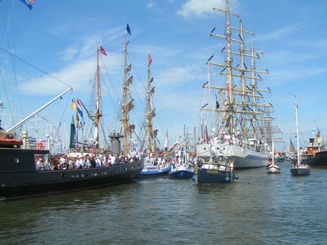 sail_tb091.jpg